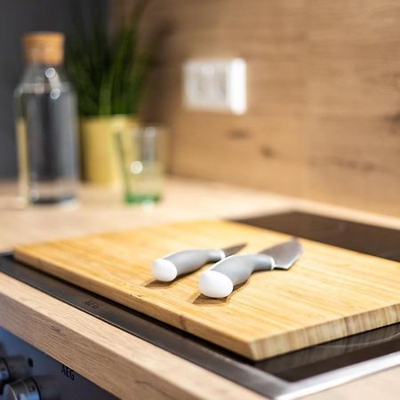 Bright - Beachstyle - Kitchen - Kingbed - Parking - Netflix Appartement Augsburg Buitenkant foto